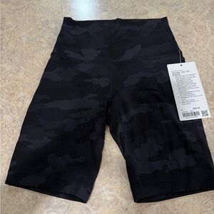 Lululemon Wunder Train HR Short 8” Biker Short Size 4